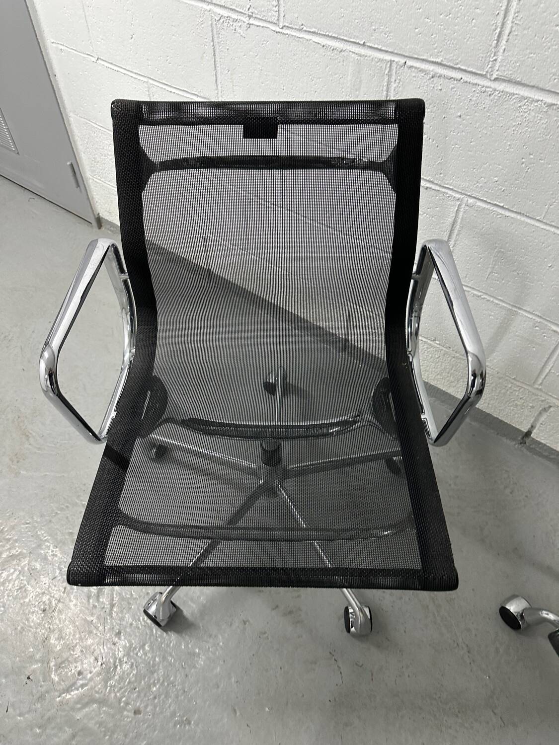 Office chair Eames Aluminum chair vitra