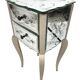 Table de chevet bois laqué, plaqué de miroirs biseautés à décor de feuilles et de fleurs