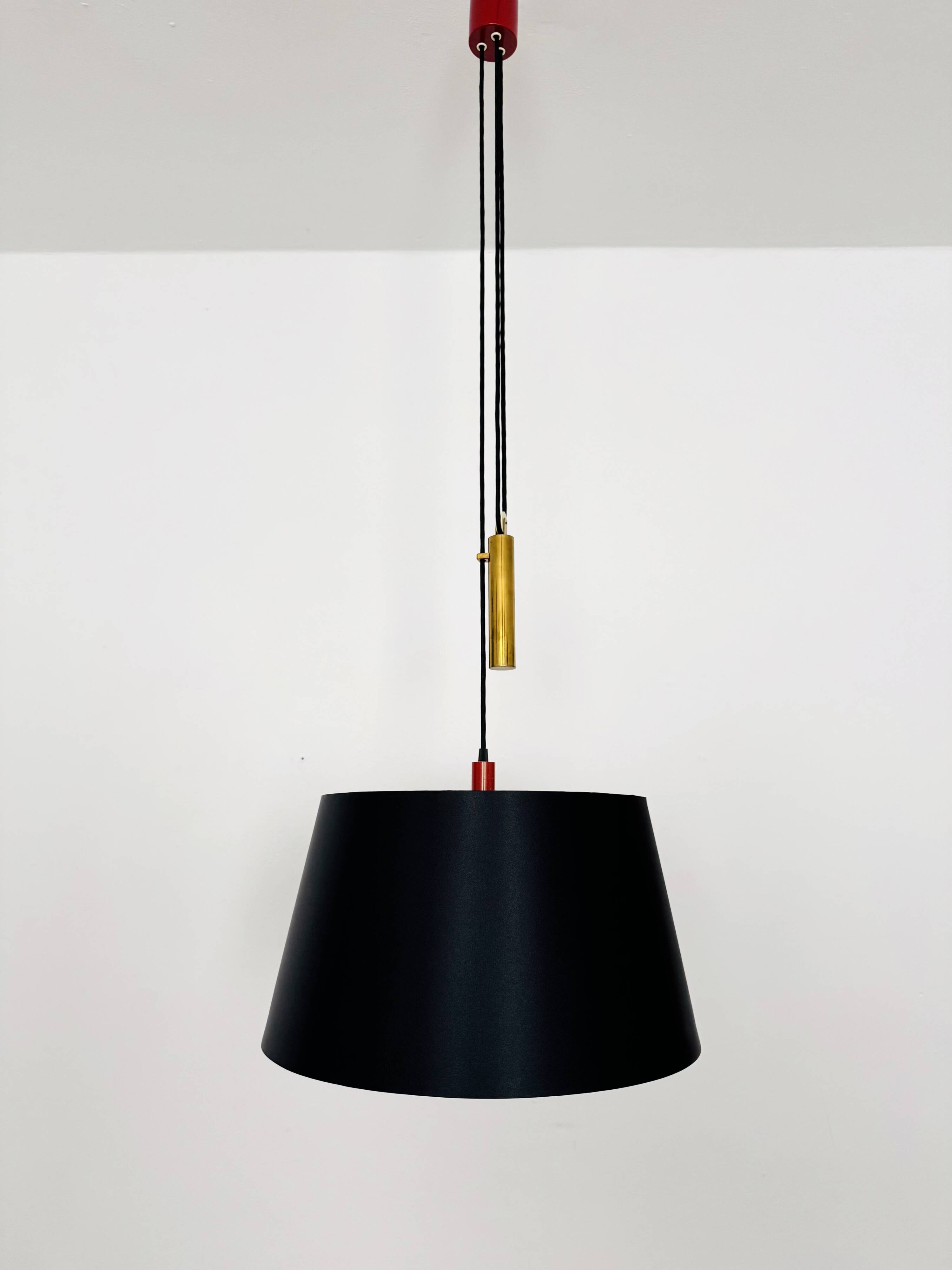 Adjustable Pendant Lamp with Counterweight