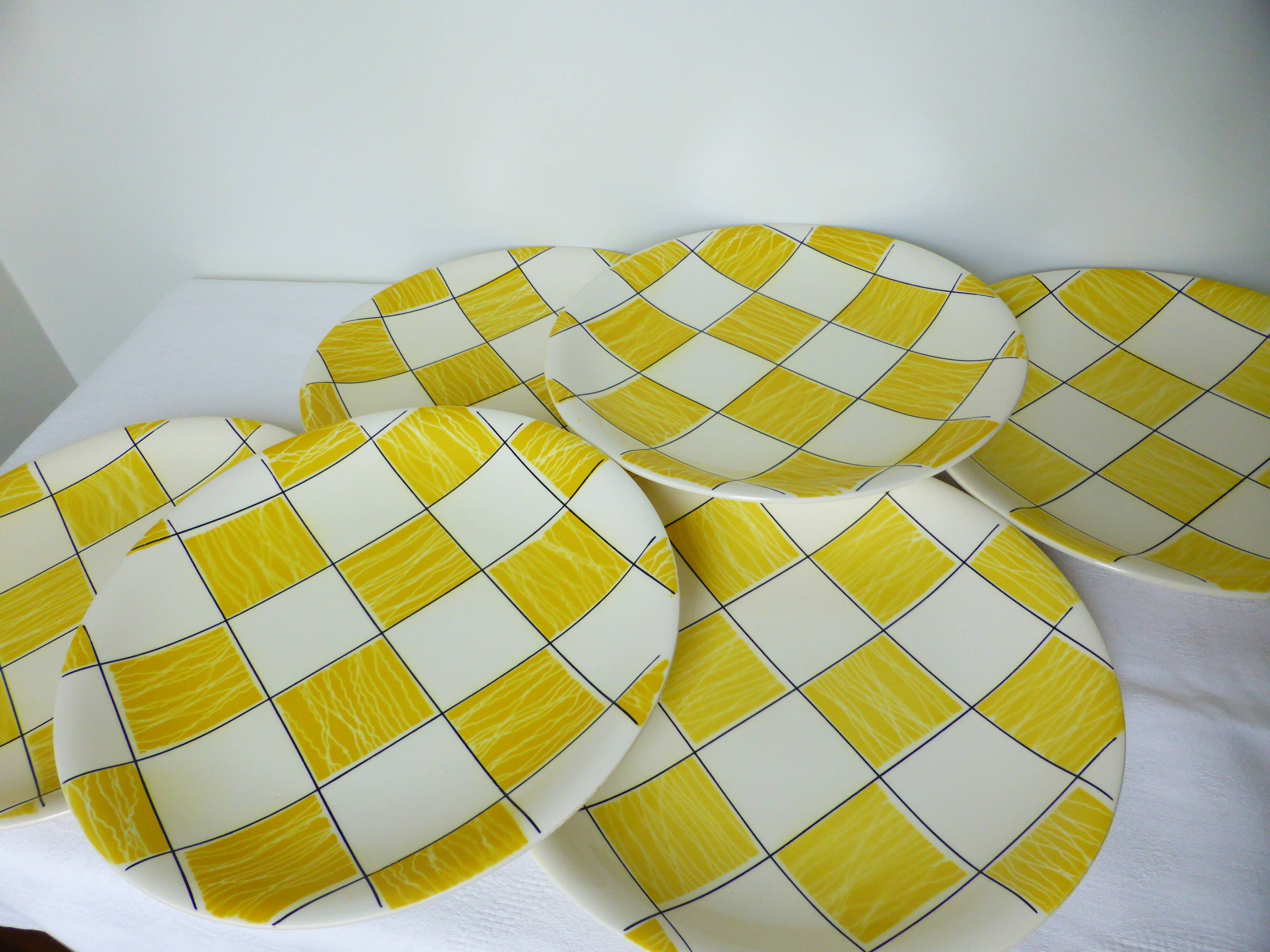 6 vintage flat plates from the Cambridge 210313 Model Salins Factory
