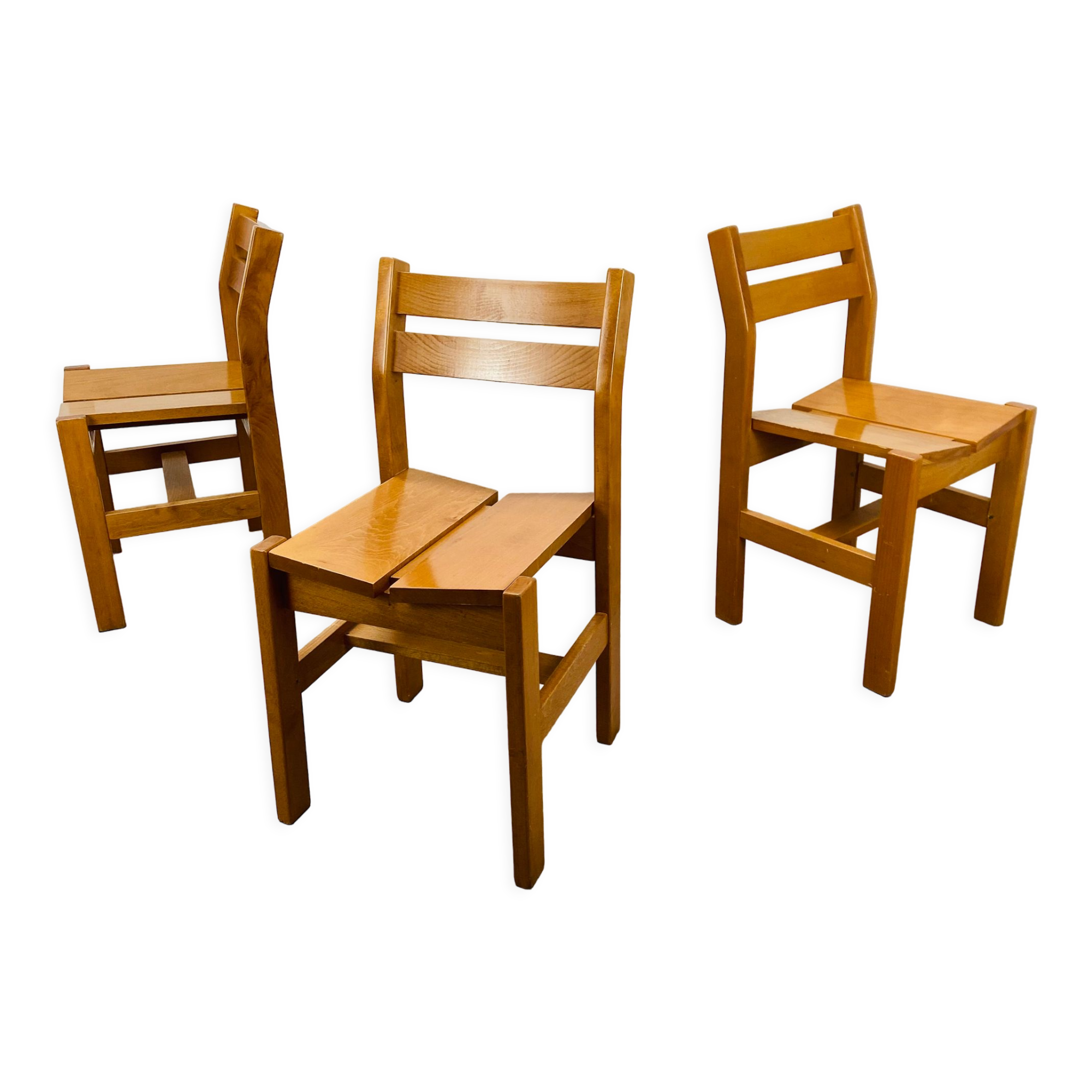 3 homemade chairs Regain selection Perriand for Les Arcs 1600