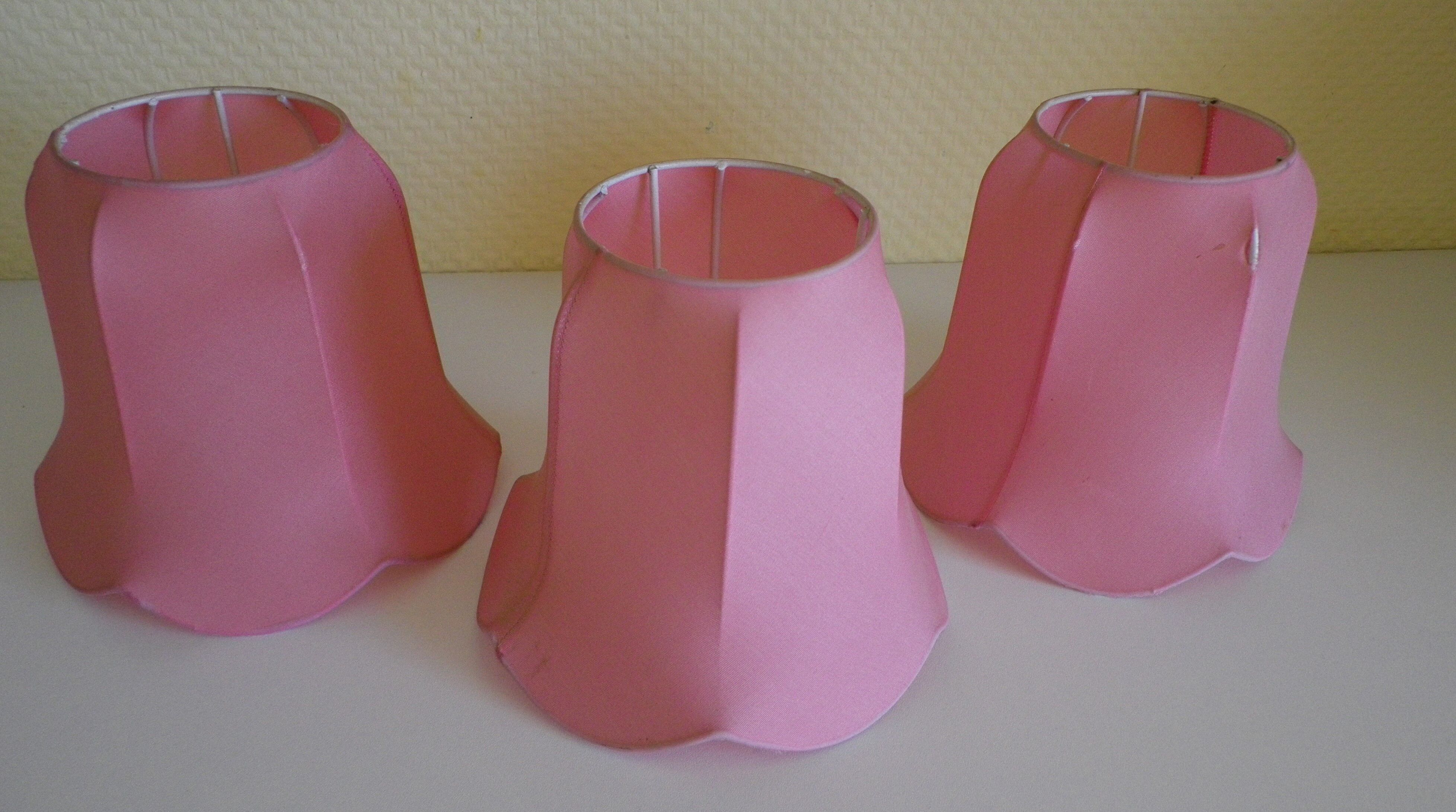 Lasuffed white metal suspension - 3 pink lampshades