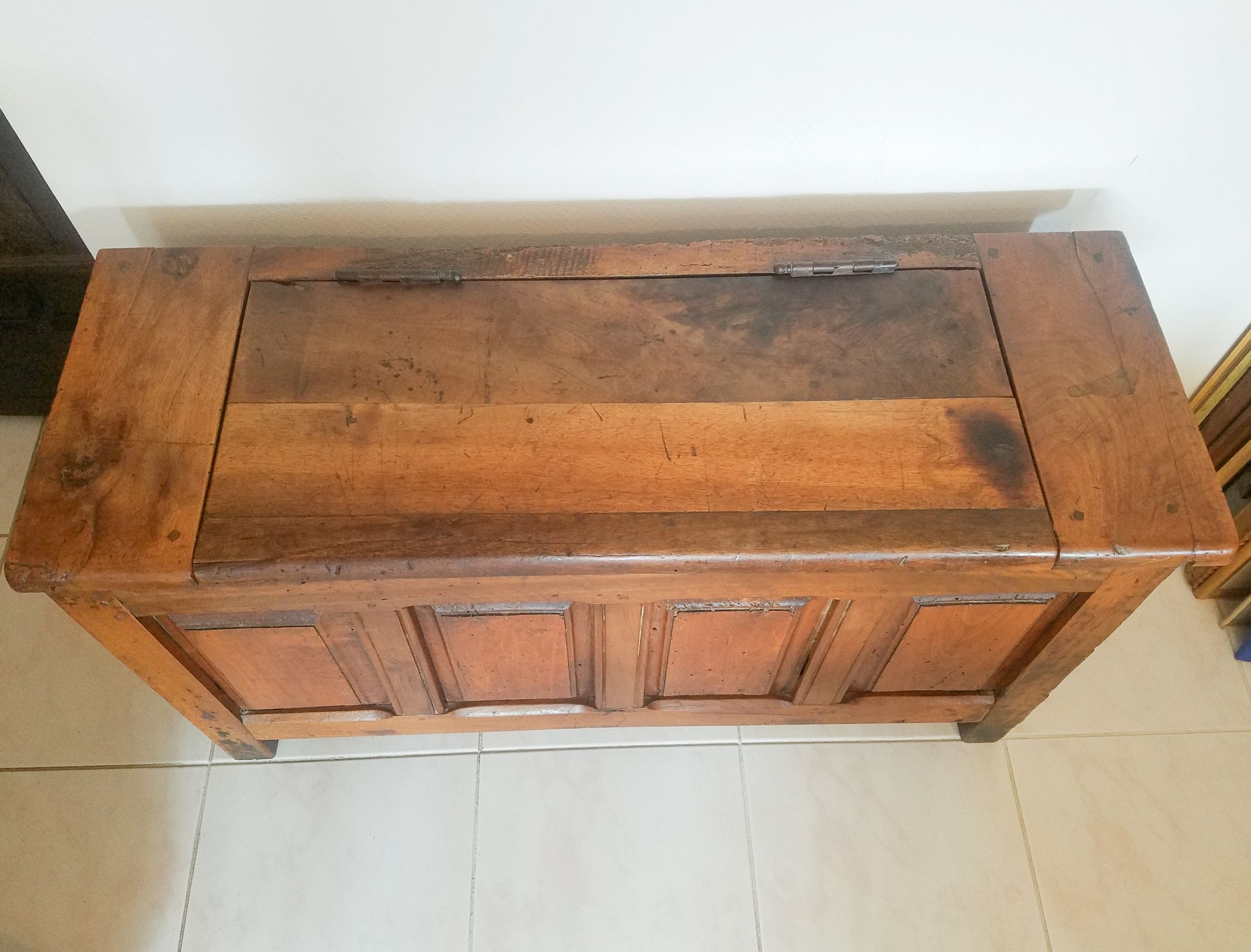Louis XIII box/ bench with a 17th century, high-era box/ louis XIII box/ bench