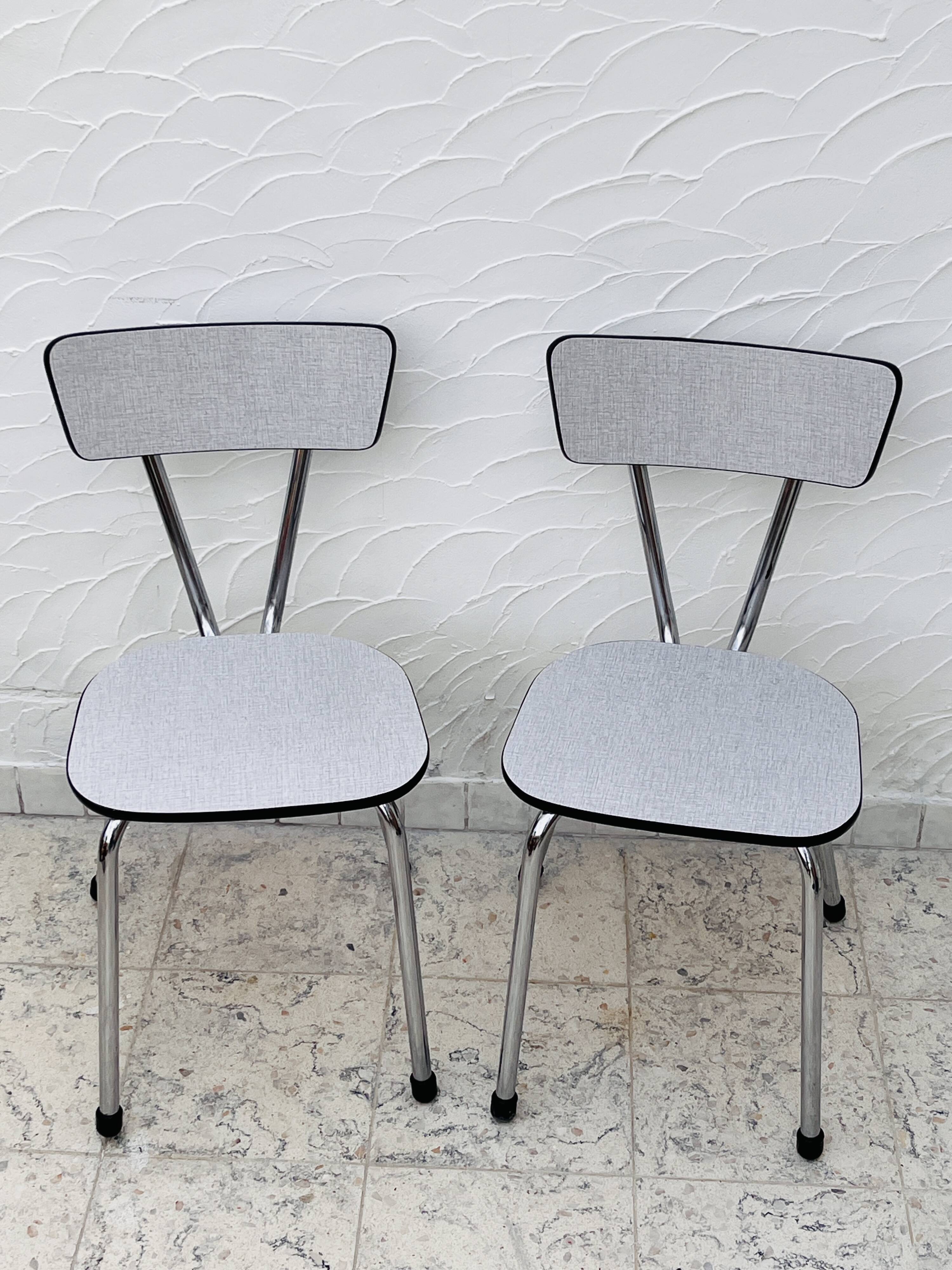 Set of 2 Formica chairs