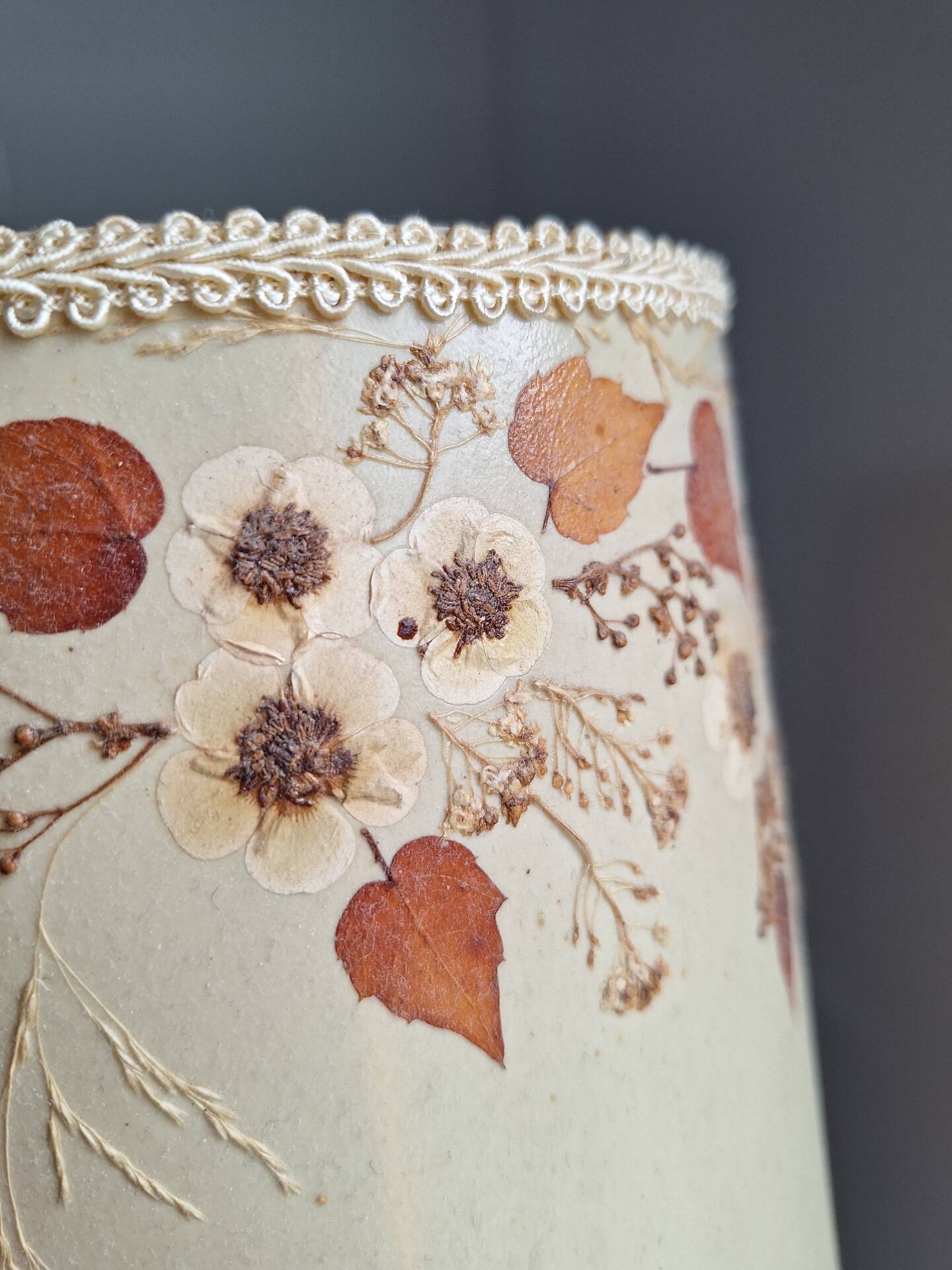Lampe en grès et fleurs séchées atelier " Le Trident " Vallauris
