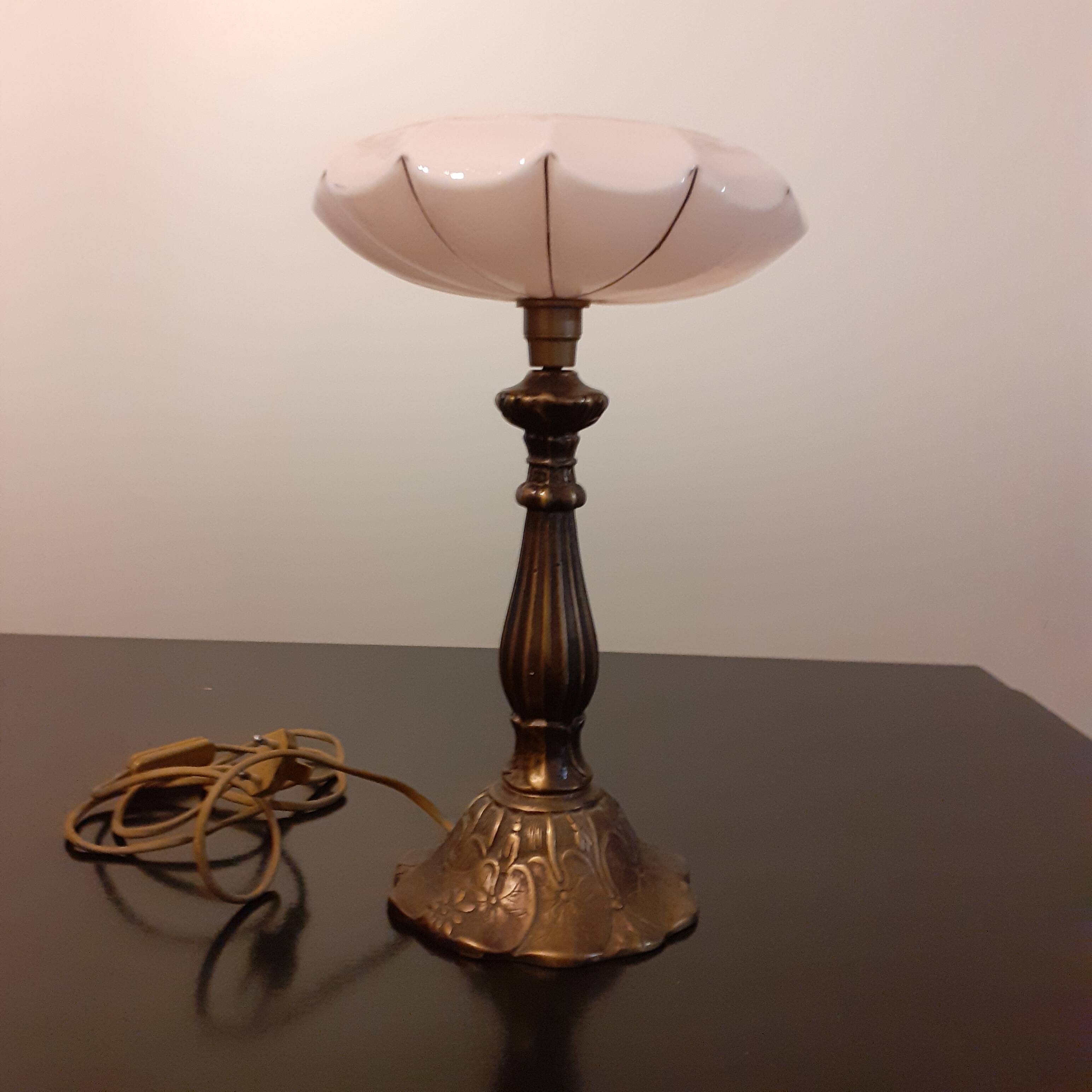Art deco lamp
