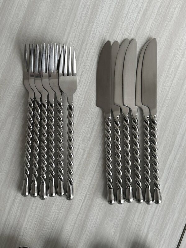 Set de couverts vintage 24 pièces en métal torsadé