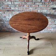 English table with a tilting top, 19th century.