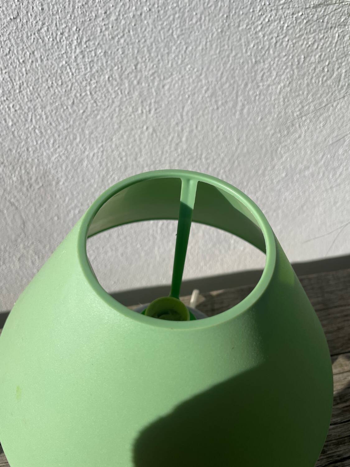 Green round wooden lamp l