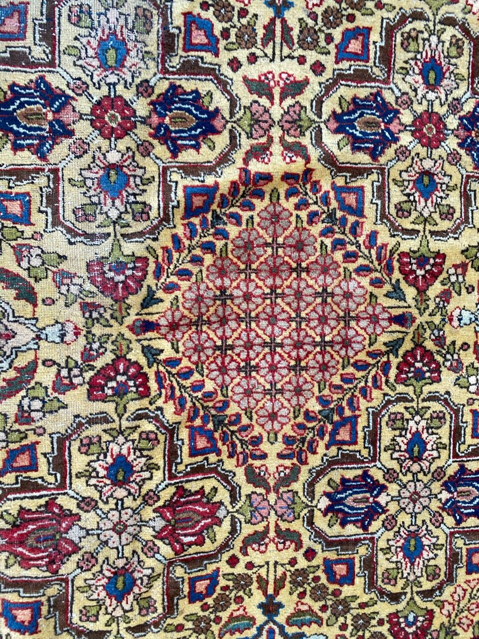 Large ancient Persian carpet Tabriz 240x320 cm