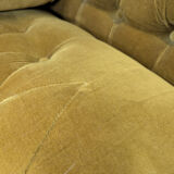 Canapé en velours couleur safran