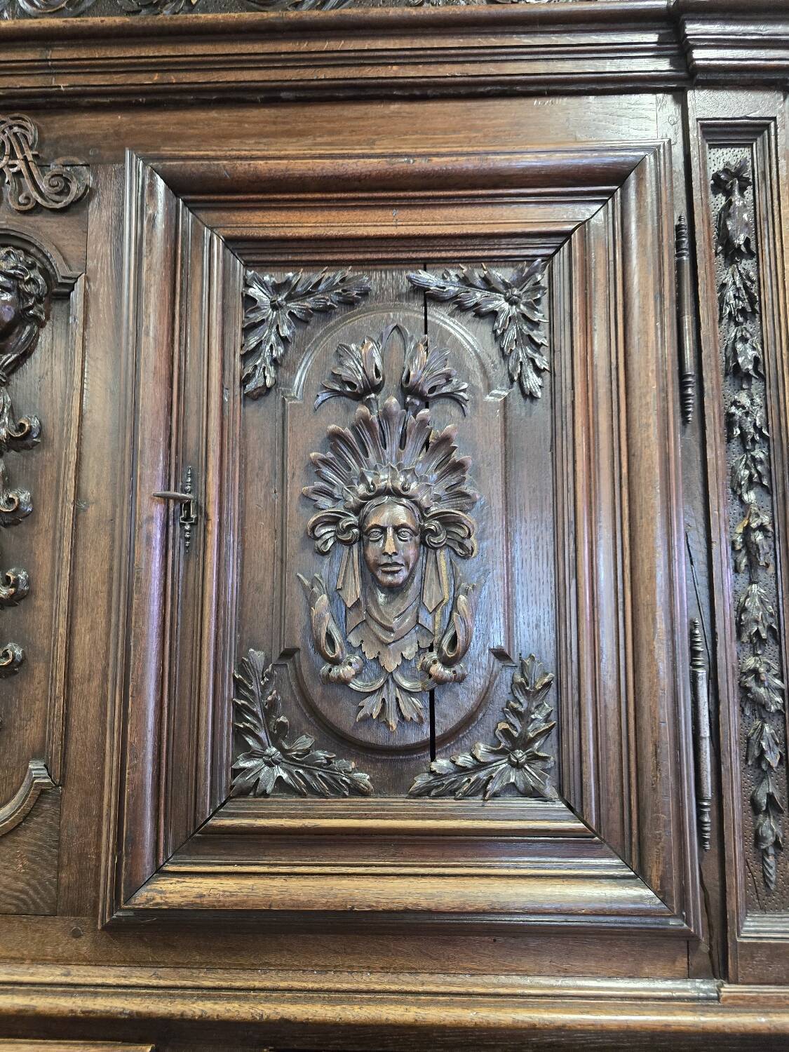 18th century Renaissance 4 door furniture