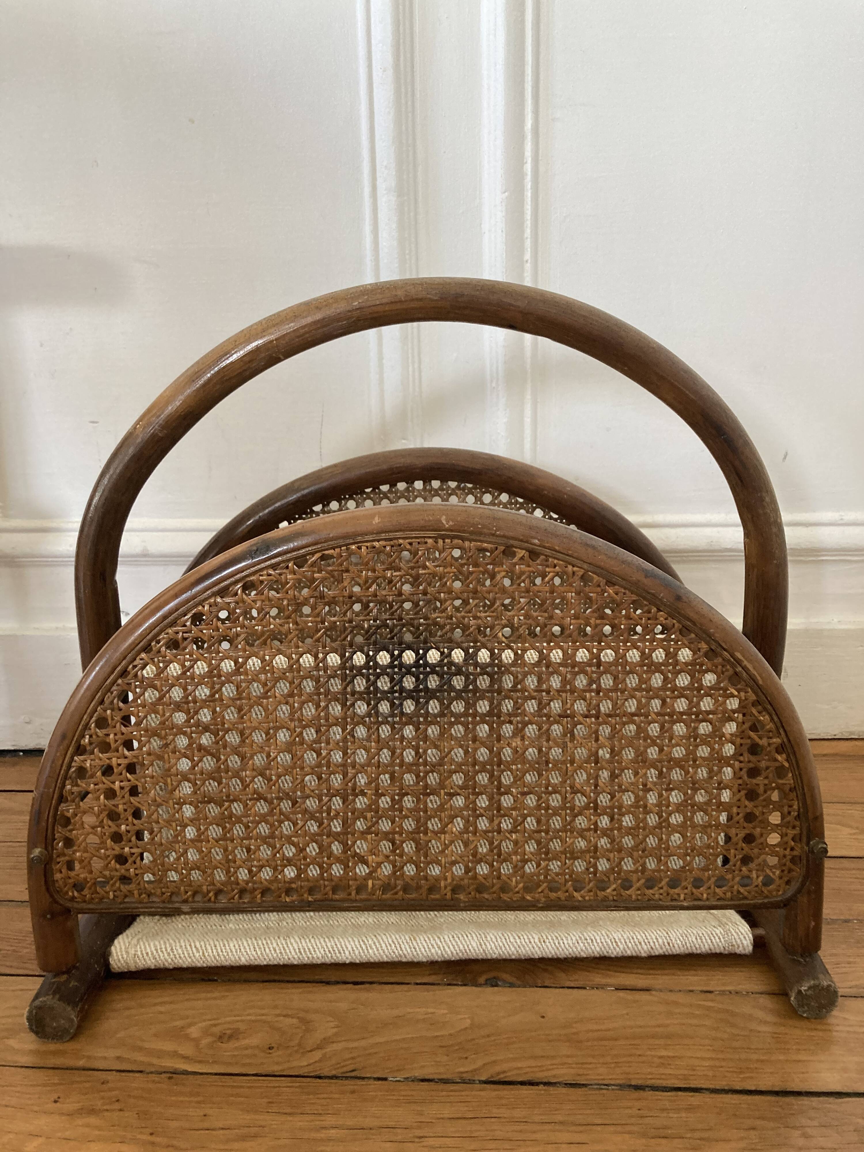 Review door in canning rattan and fabrics