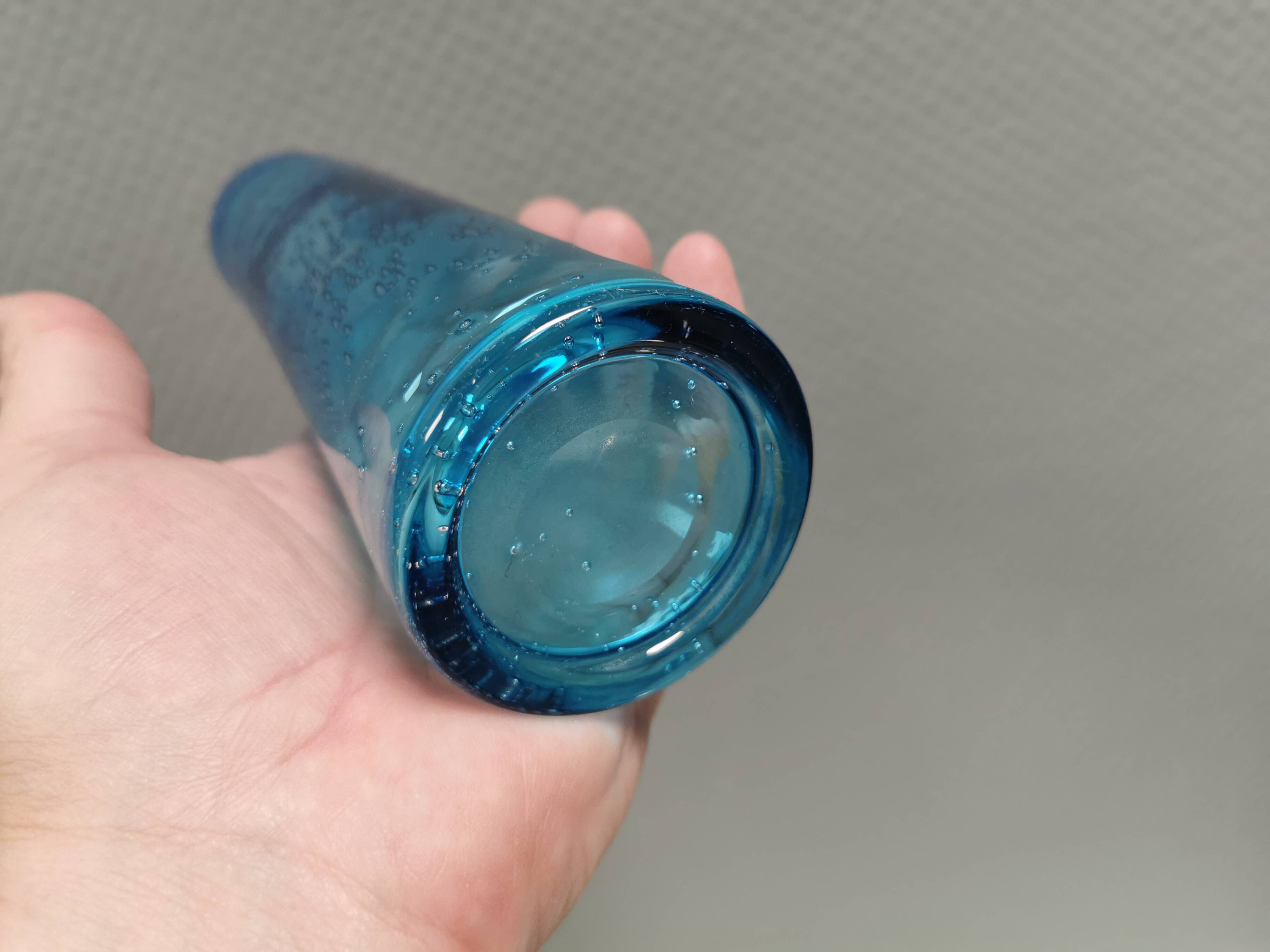 Small vase with inlaid ‘bubbles’ in a beautiful turquoise colour.