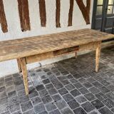 Farm table