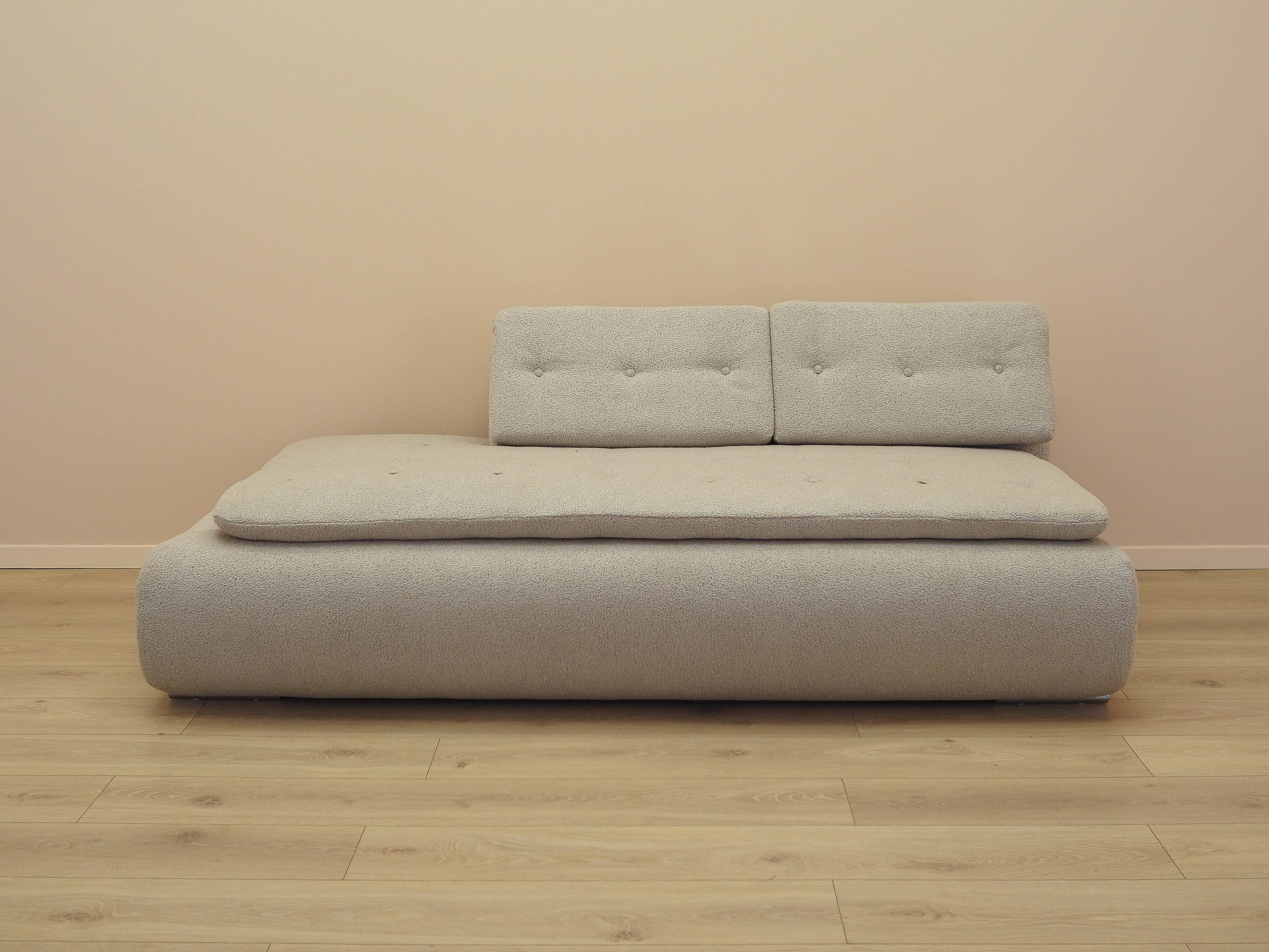 Beige sofa, Italian design, 1980s, made in Italy