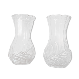 Paire de vases en verre sculpté vintage