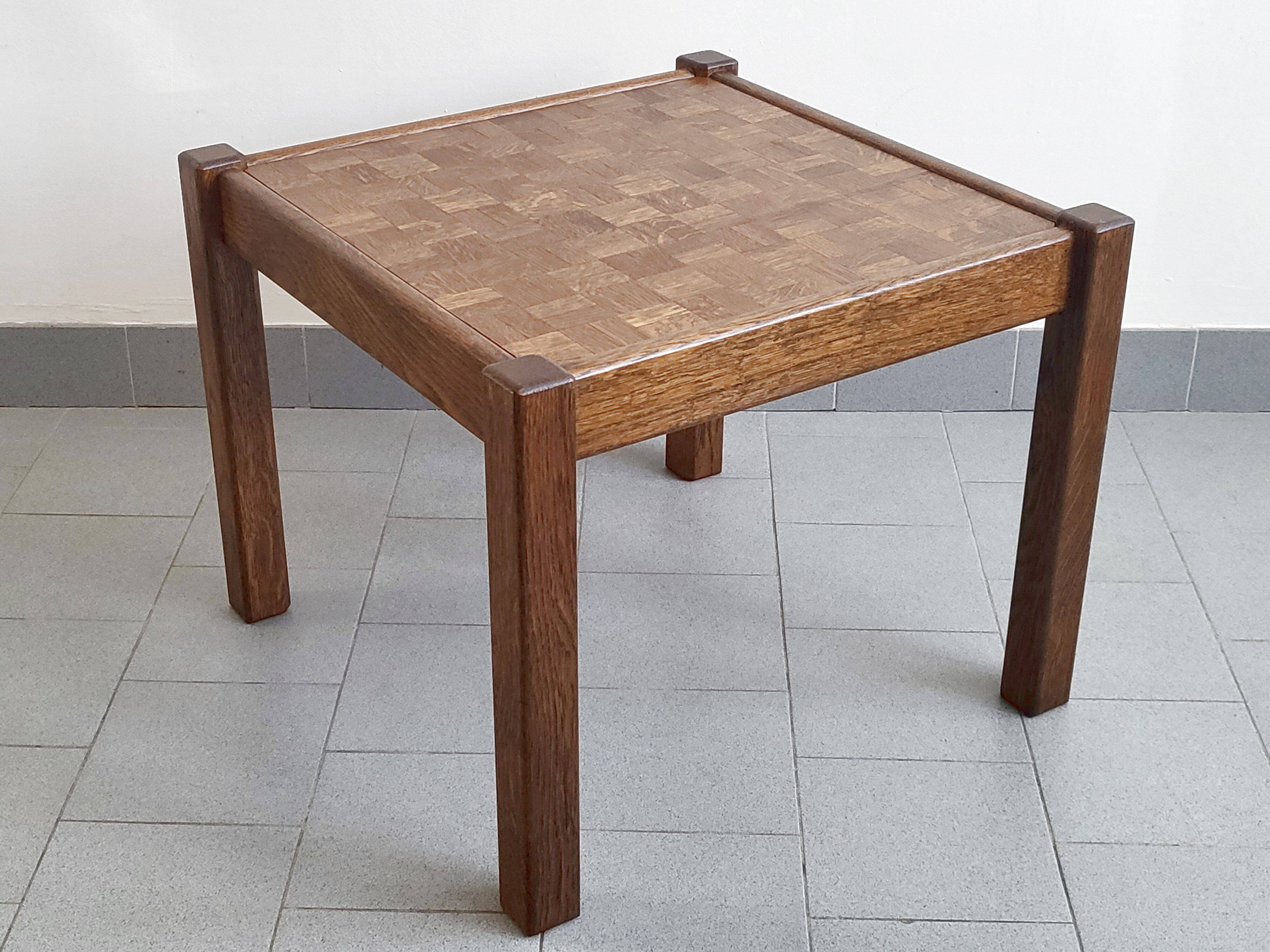 Table basse vintage en marqueterie 1960