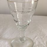 Suite de 8 verres à liqueur 1930  verre soufflé gravé