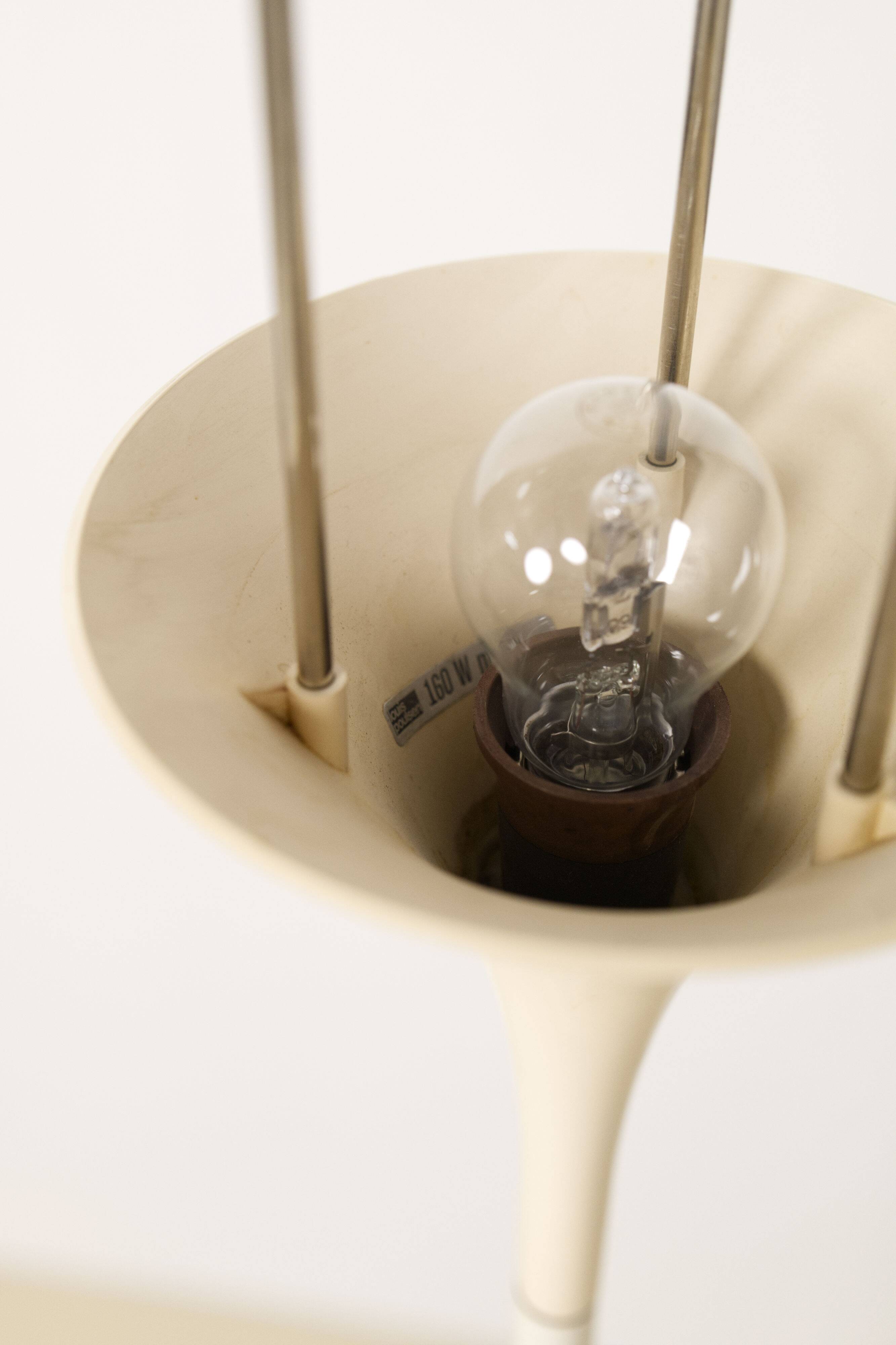 Lampadaire vintage Panthella de Verner Panton, Louis Poulsen, 1984