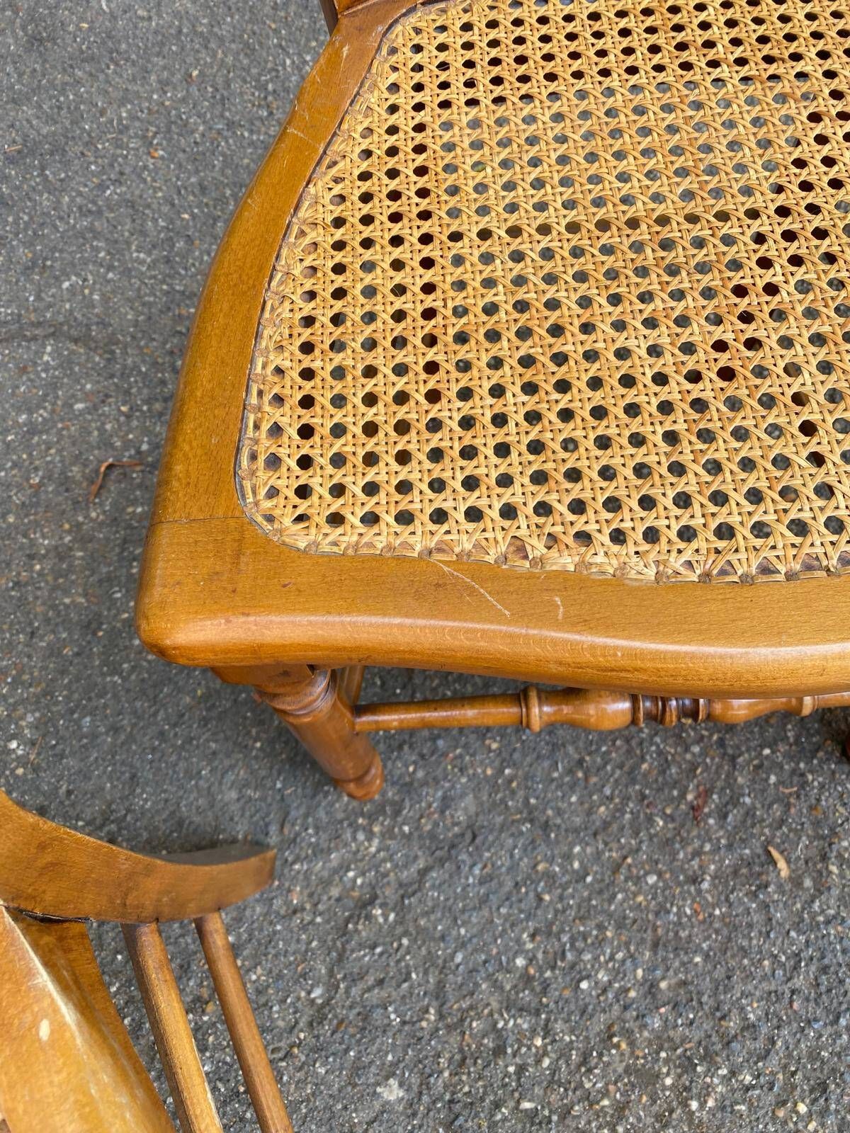 Set of 4 Louis-Philippe medallion chairs in wood with caned seats, 1970s.