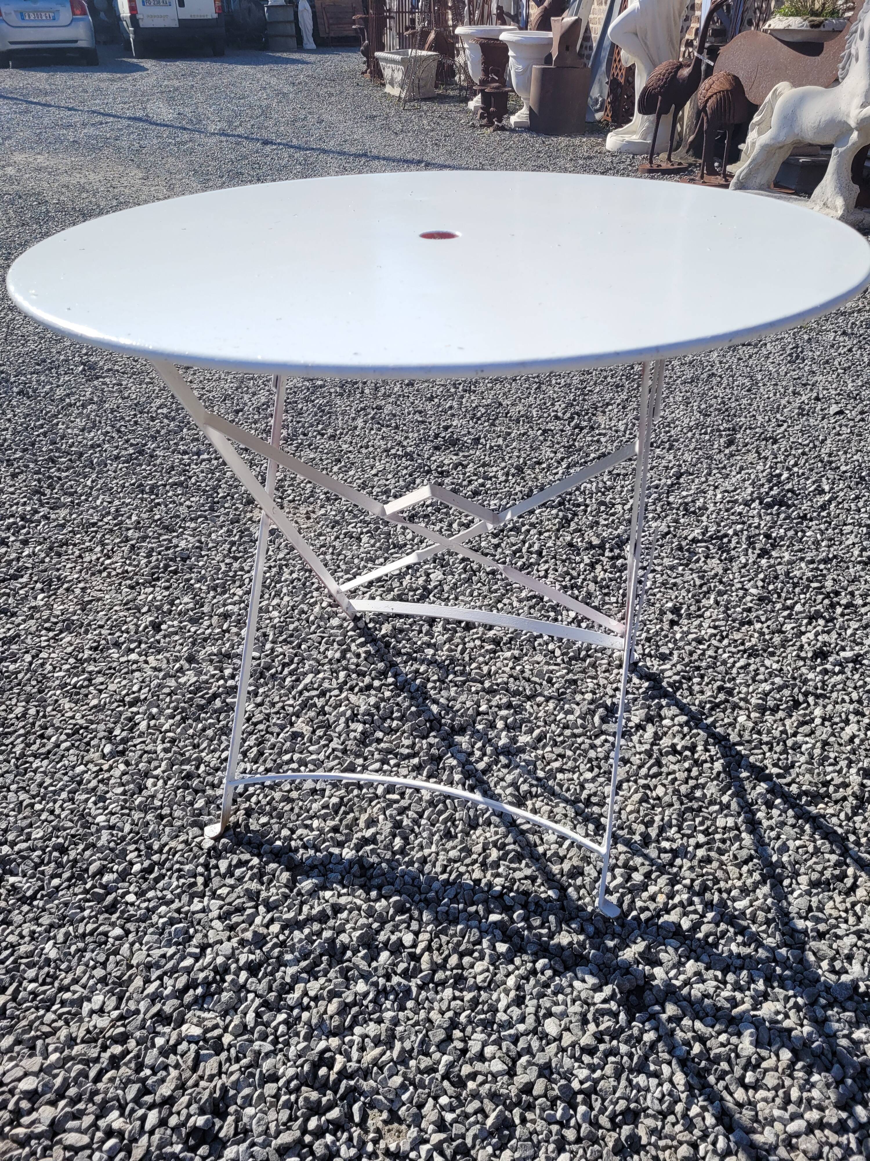 Folding garden table