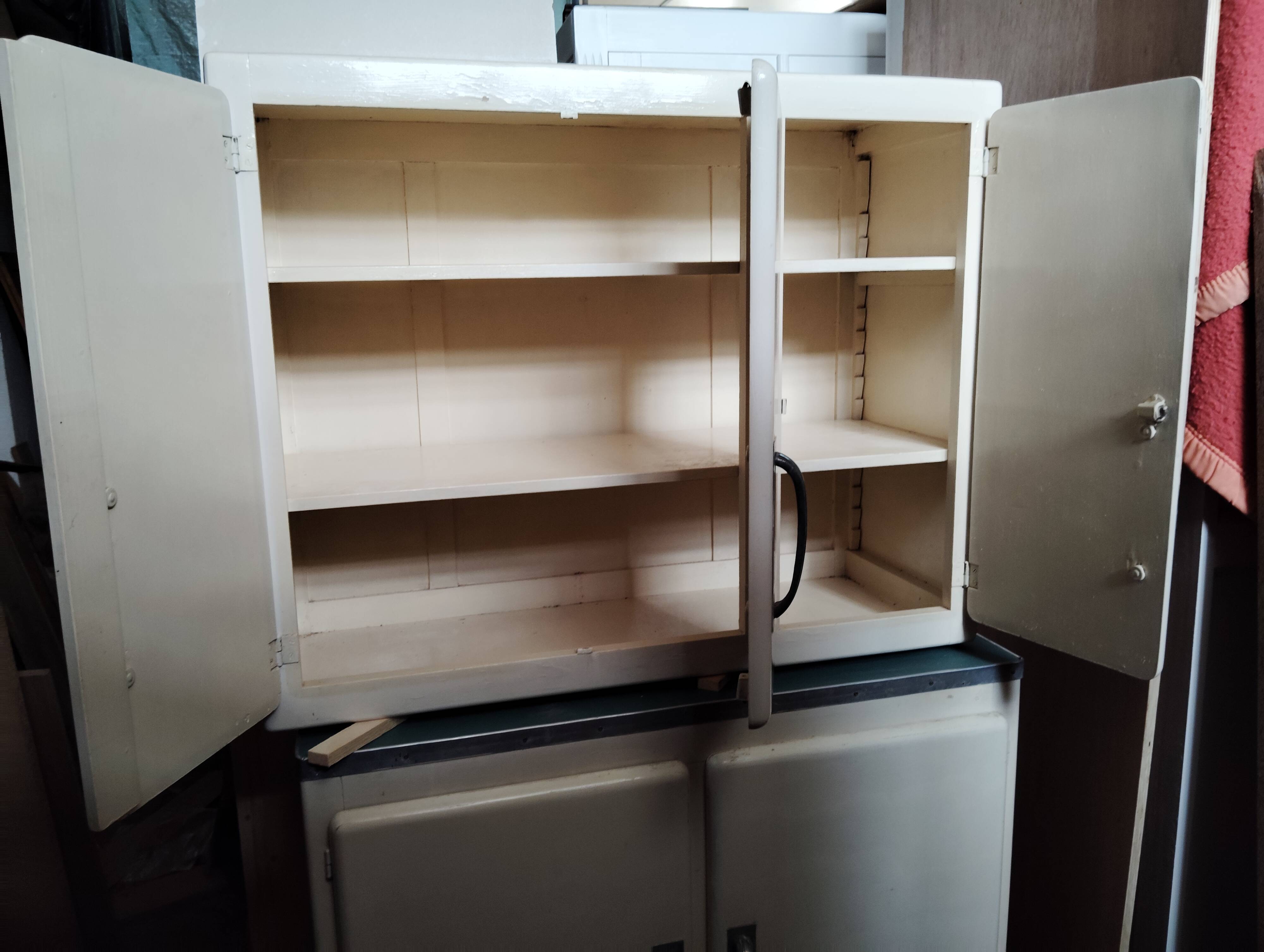 Mado high and low kitchen furniture set