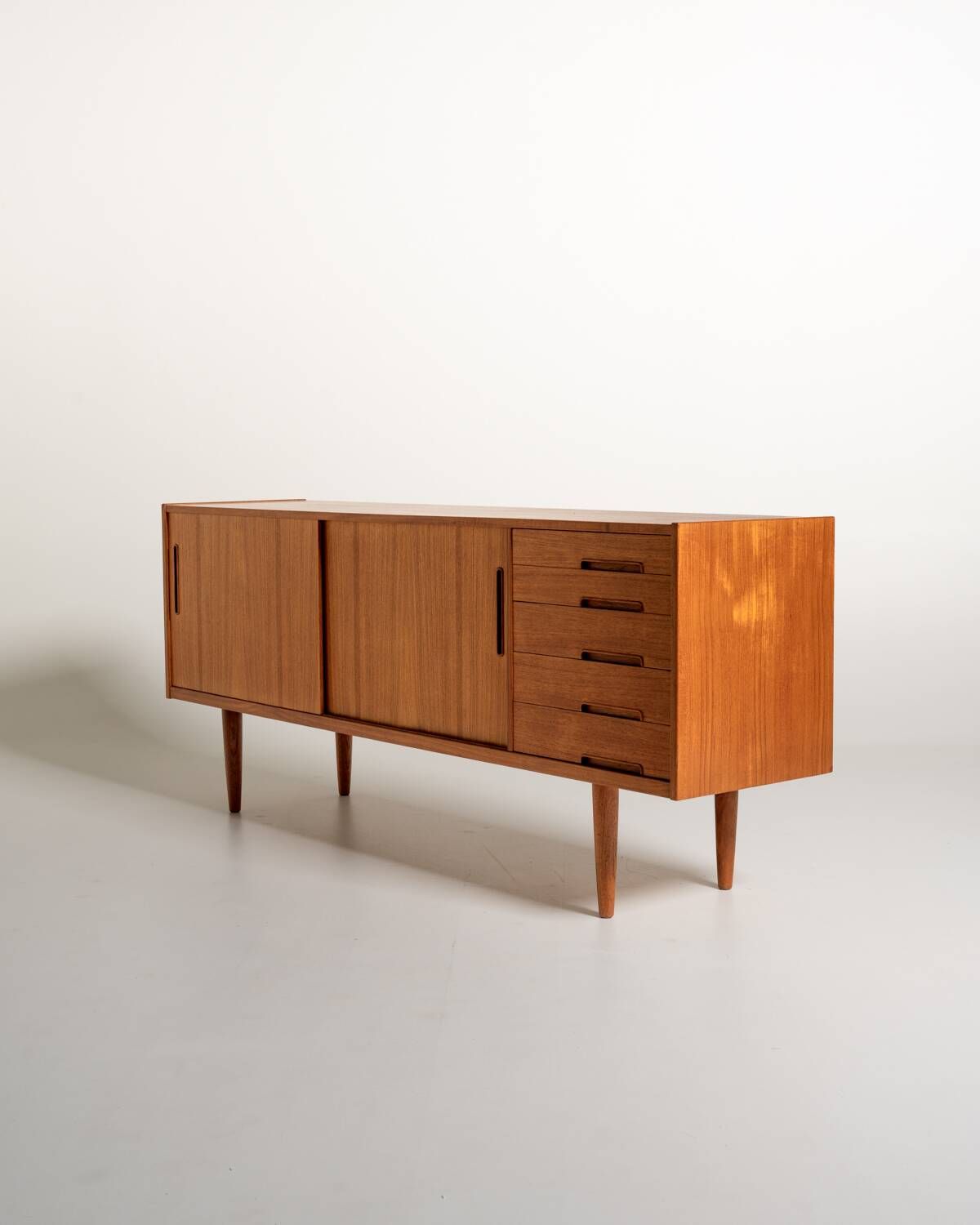 Buffet “Trento” par Nils Jonsson pour Troeds, Suède, années 1960.