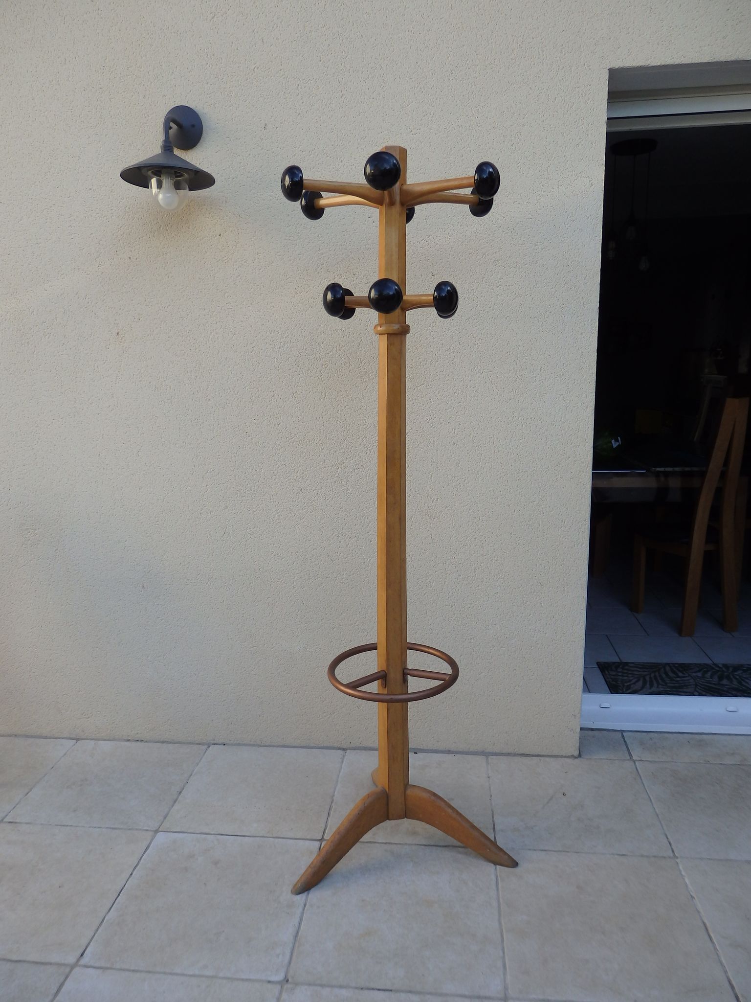 Coat rack of the stella vintage brand 1960 parrot bistro