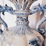 Large Spanish vase in Talavera style, hand-painted, adorned with a landscape.