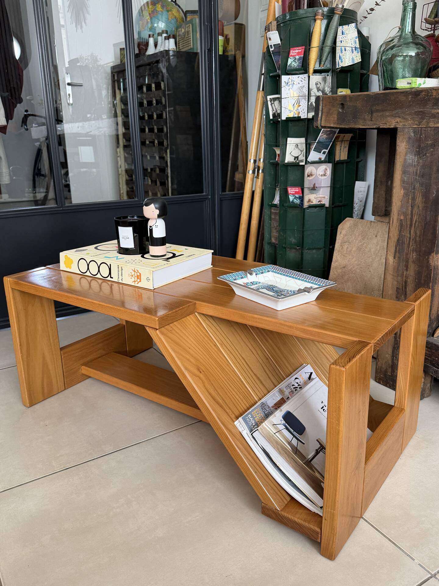 Brutalist coffee table in solid elm — Maison Regain (1970s)