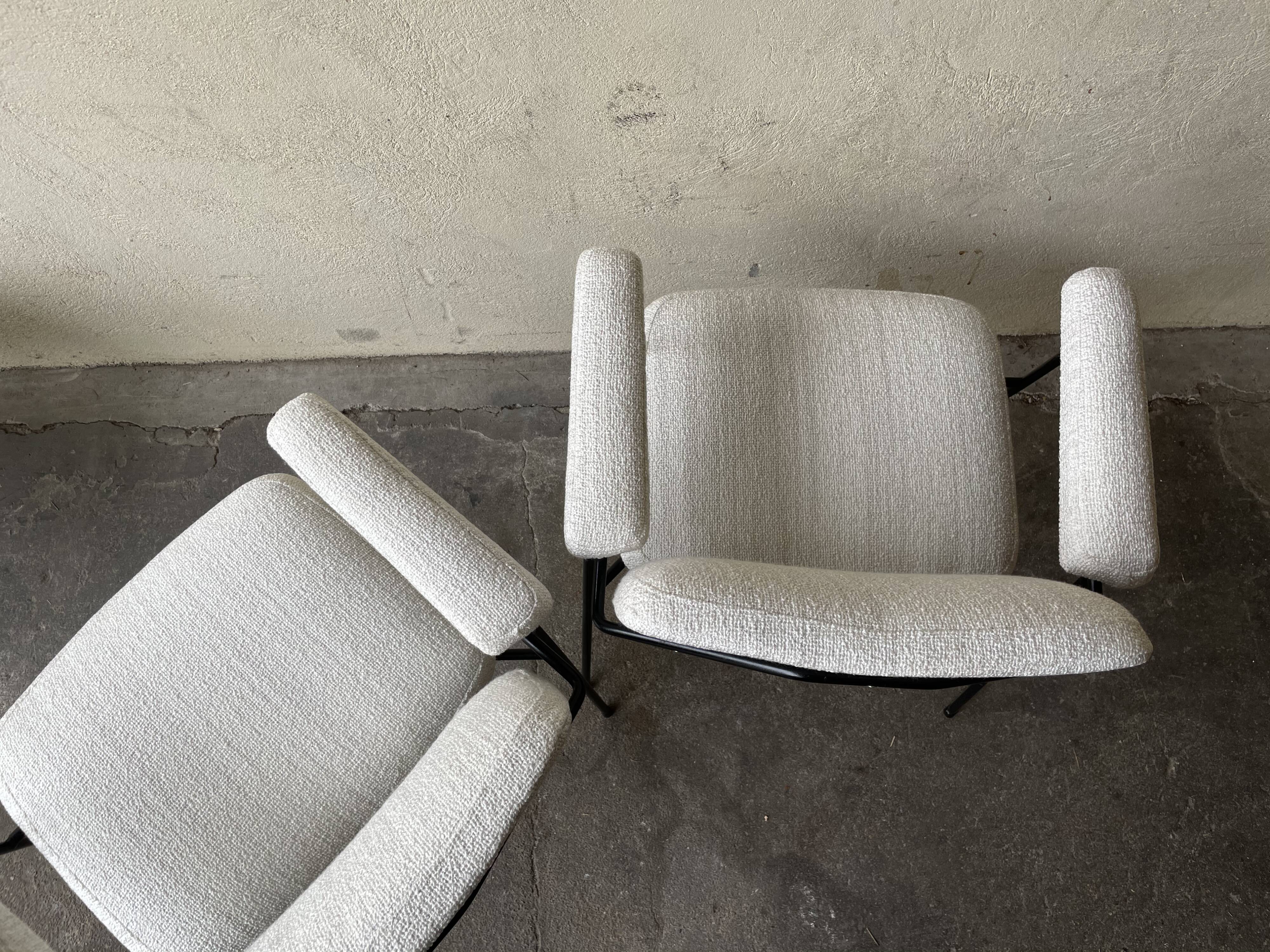 Pair of chairs CM197 by Pierre Paulin, in curly wool