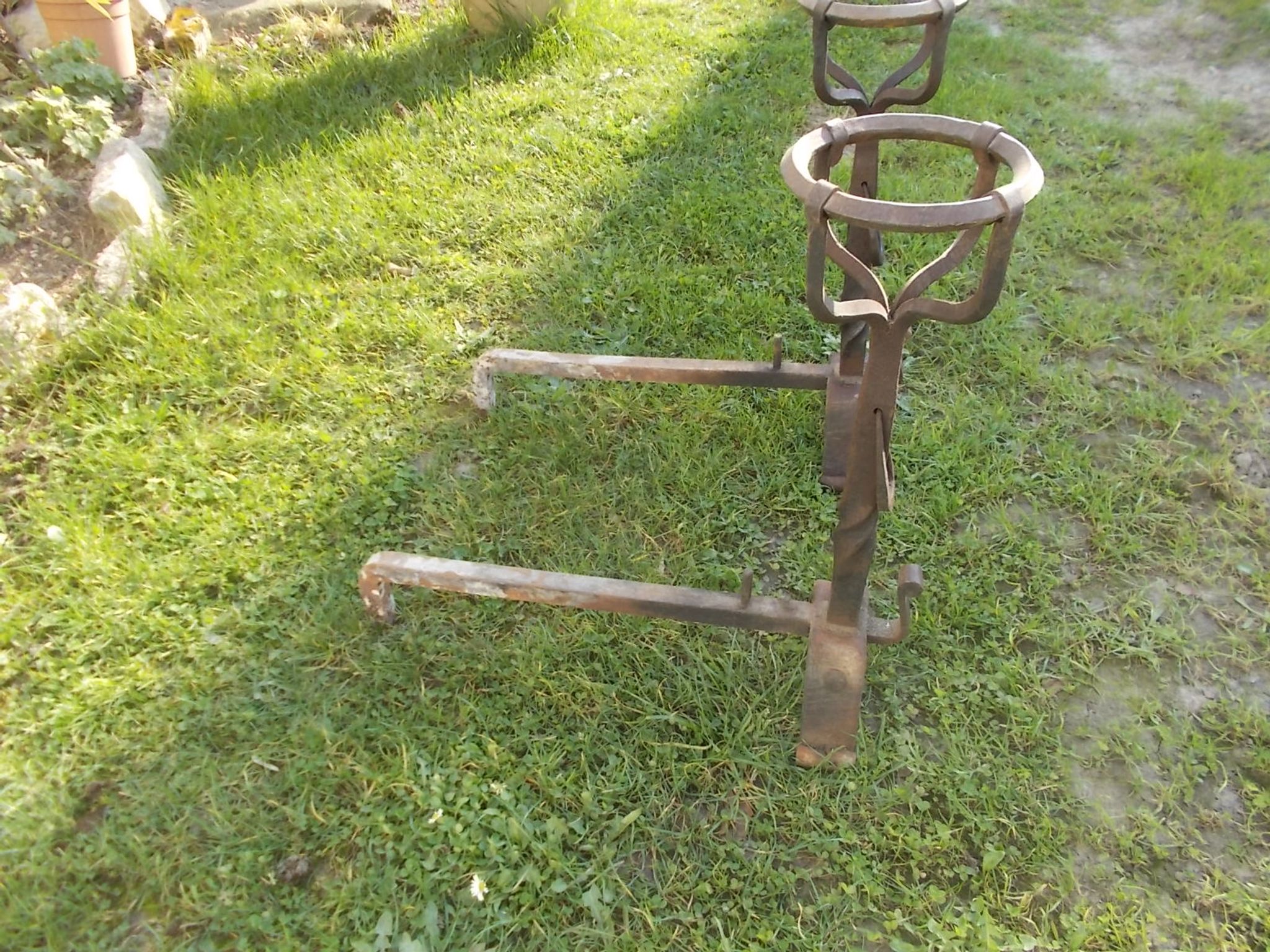 Paire de chenets landiers en fer forgé