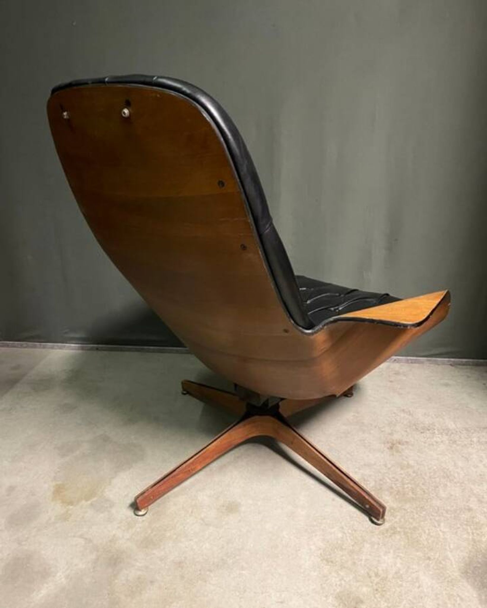 Iconic "Mr. Chair" Armchair & Ottoman – George Mulhauser for Plycra