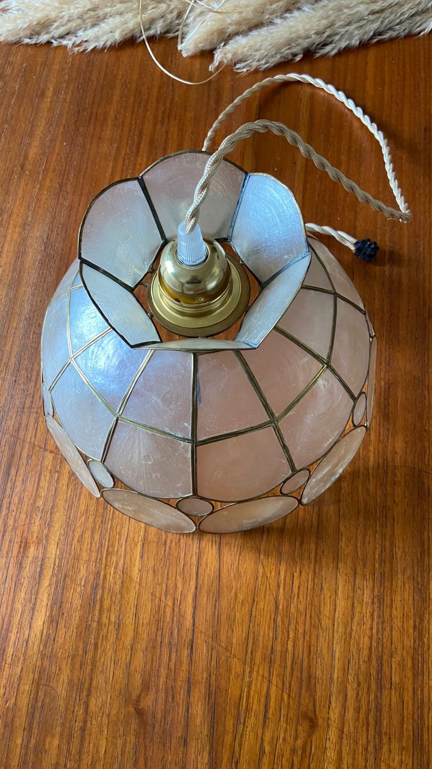 Suspension vintage en nacre et laiton