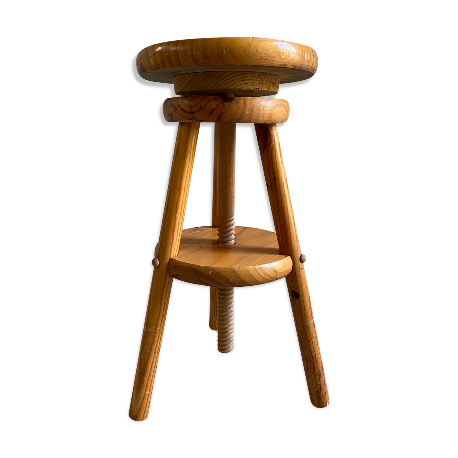 Vintage tripod workshop stool in pitchpin with height-adjustable screws
