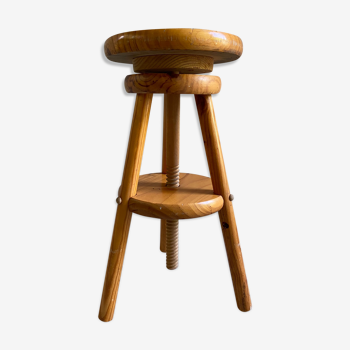 Vintage tripod workshop stool in pitchpin with height-adjustable screws