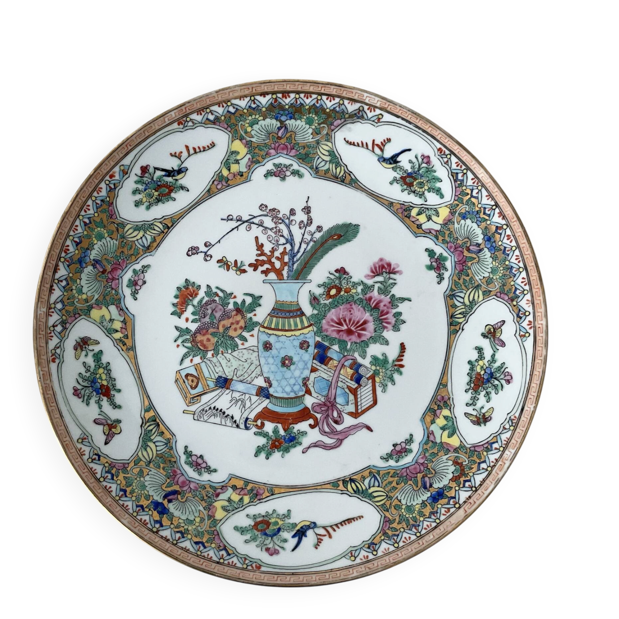 Decorative porcelain plate in Chinese style