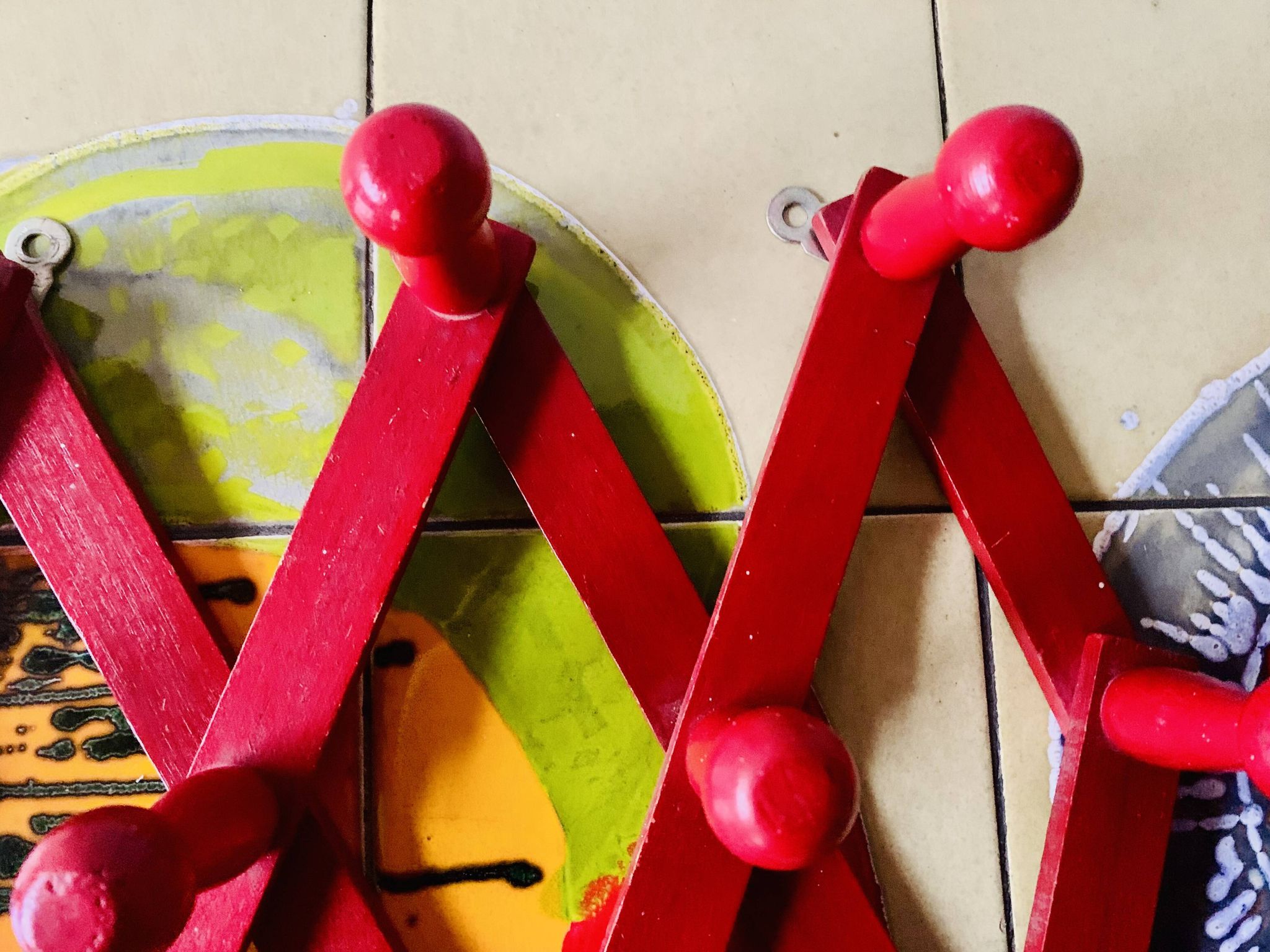 Vintage accordion coat rack in red painted wood