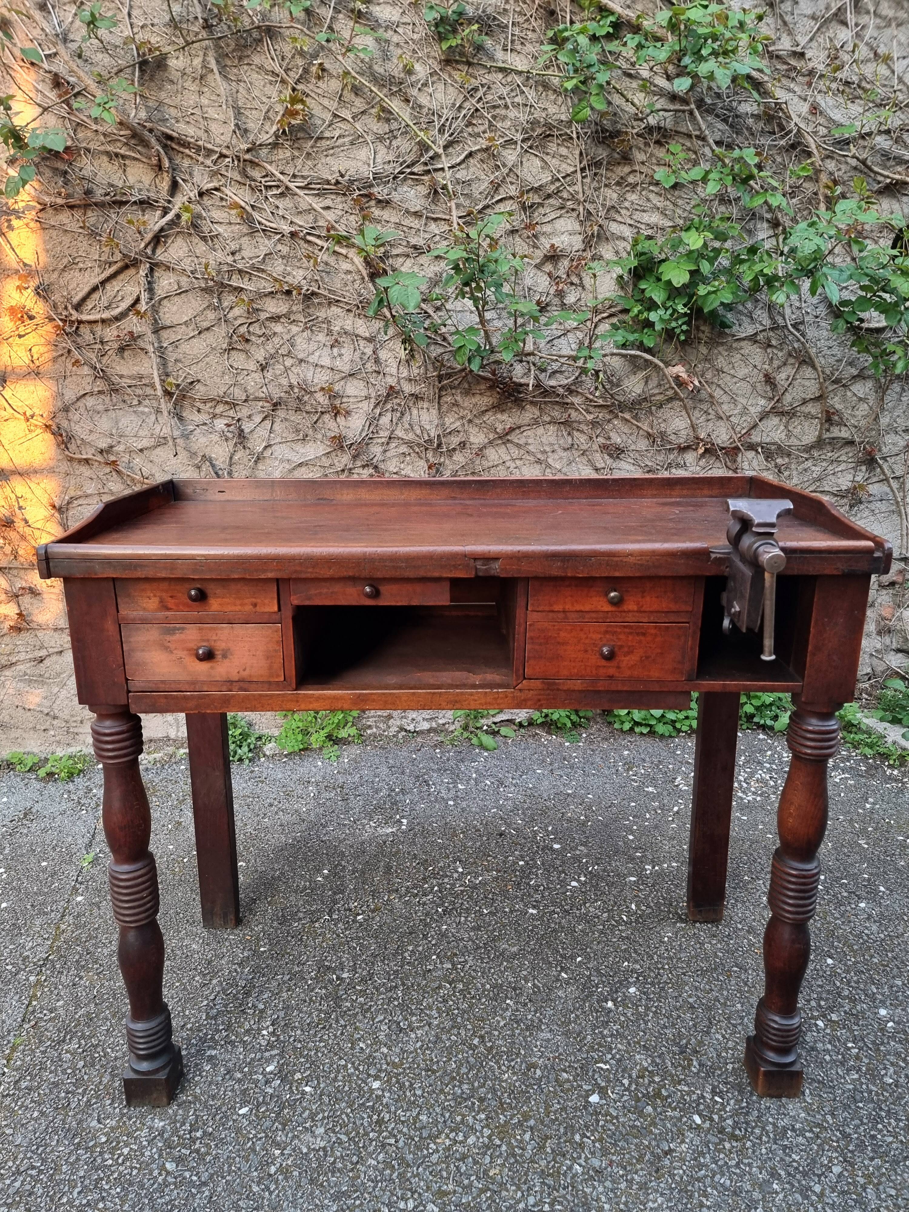 French antique watchmaker's bench – Table with drawers, vice, and original sliding leather surface – circa 1900