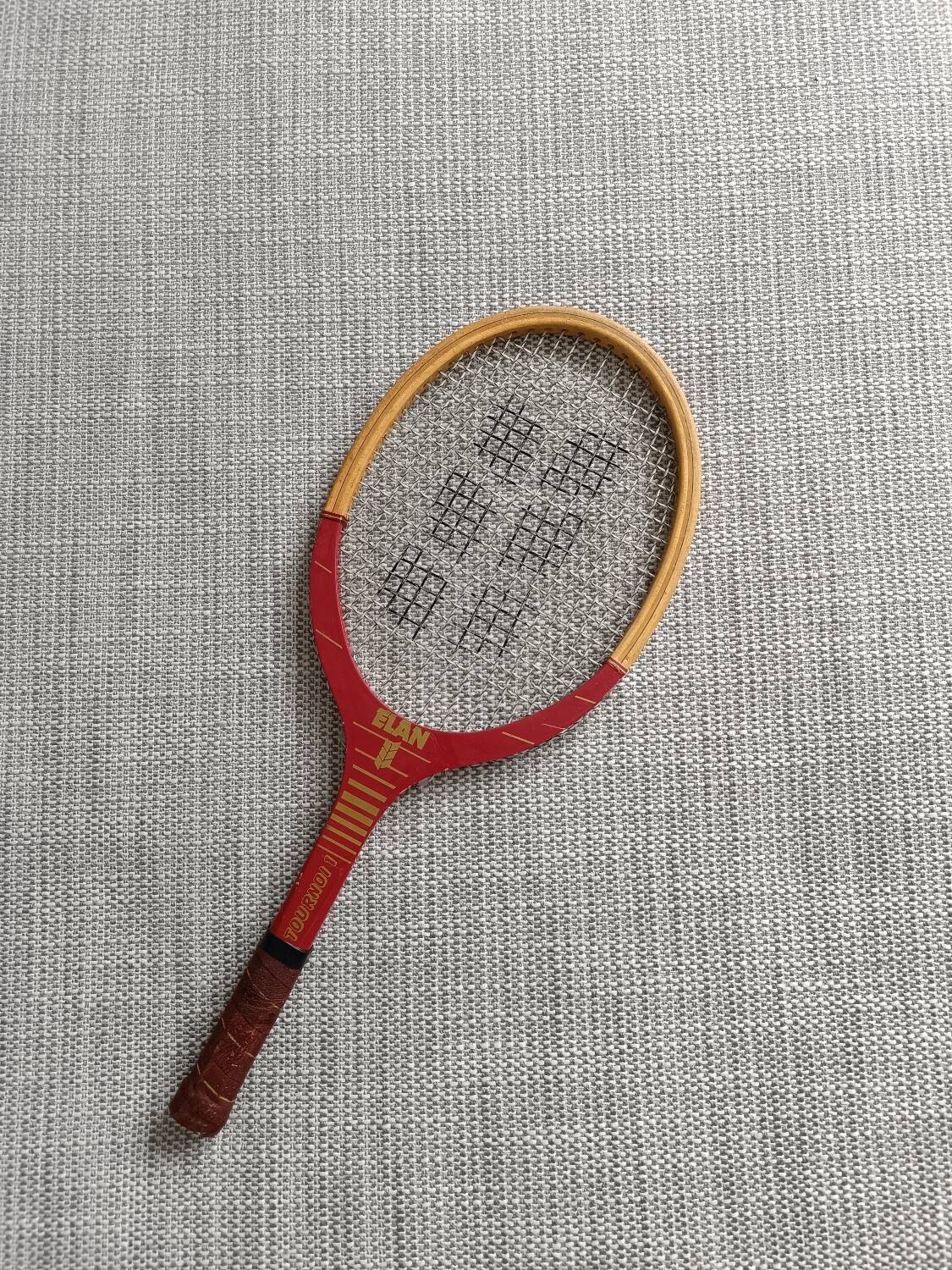 Élan vintage tennis racket