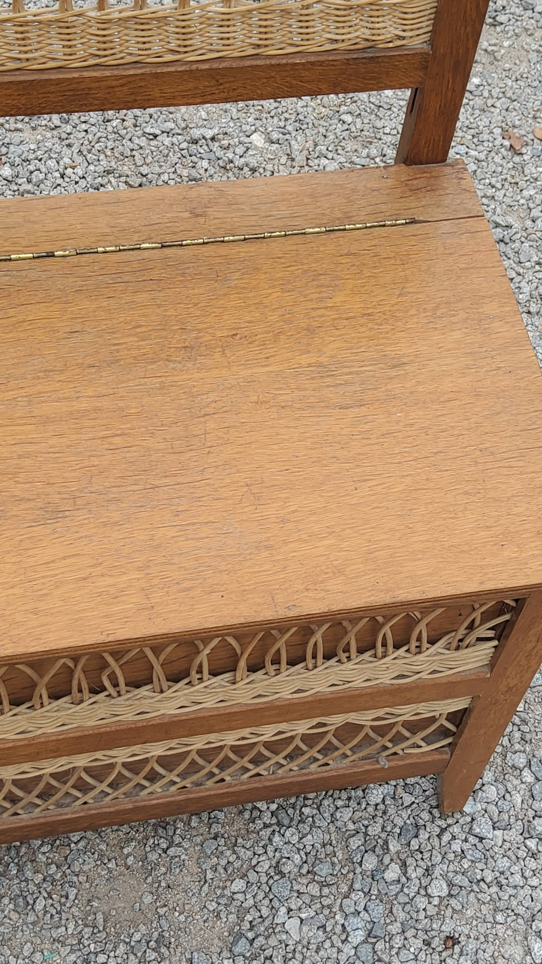 Vintage chest bench from the 50s in oak and rattan