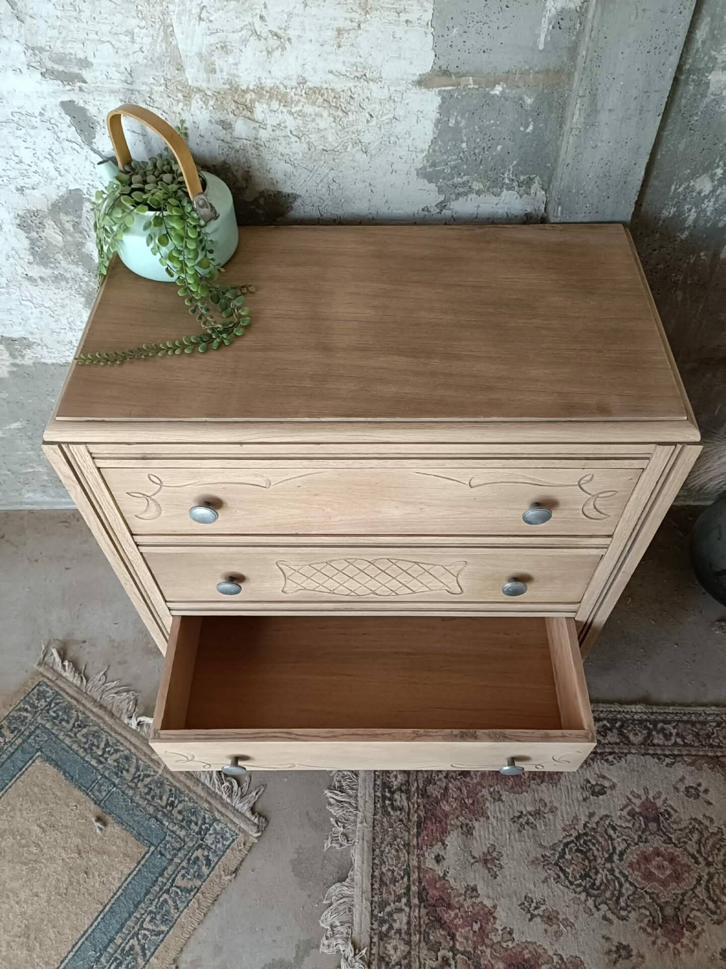 Art Deco chest of drawers