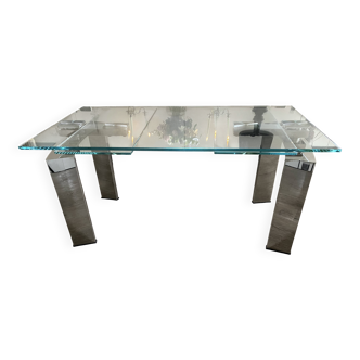 Daytona glass table