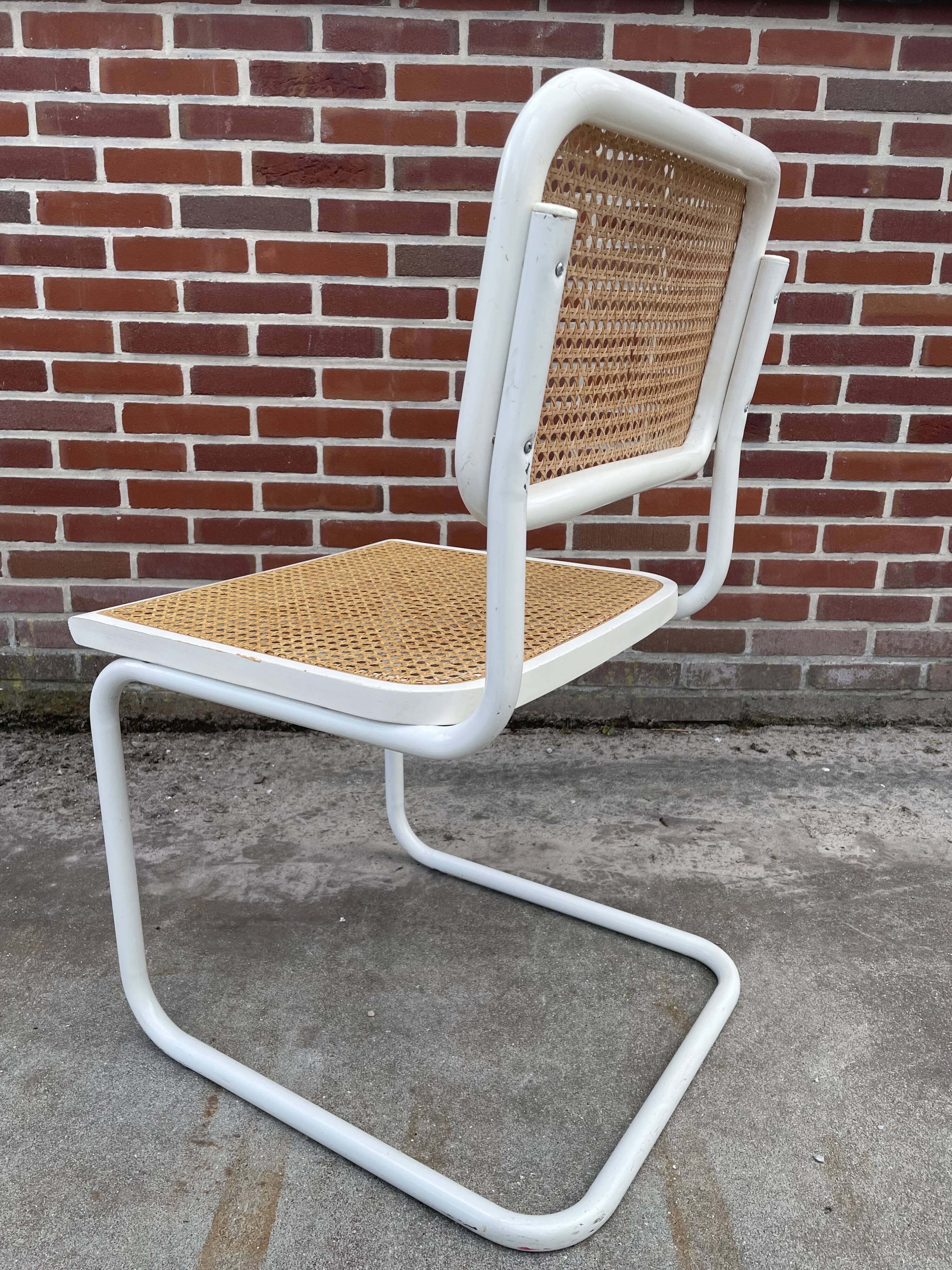 Set of 4 Cesca b32 model chairs in white