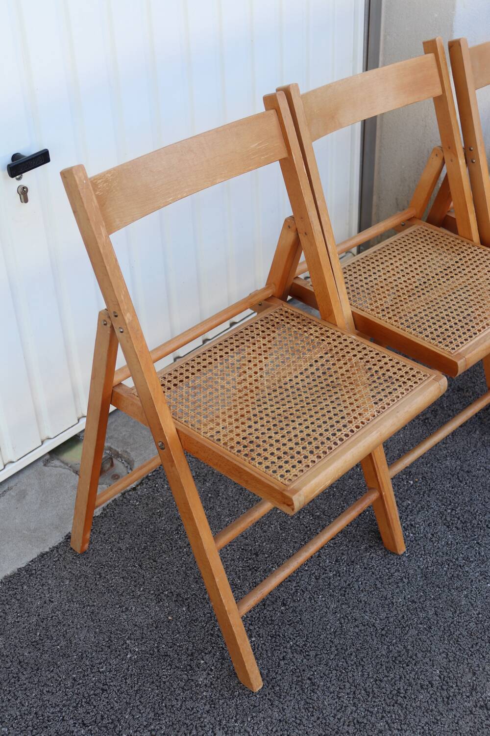 Set of 5 vintage folding chairs in beech and cane – Italy, 1970s