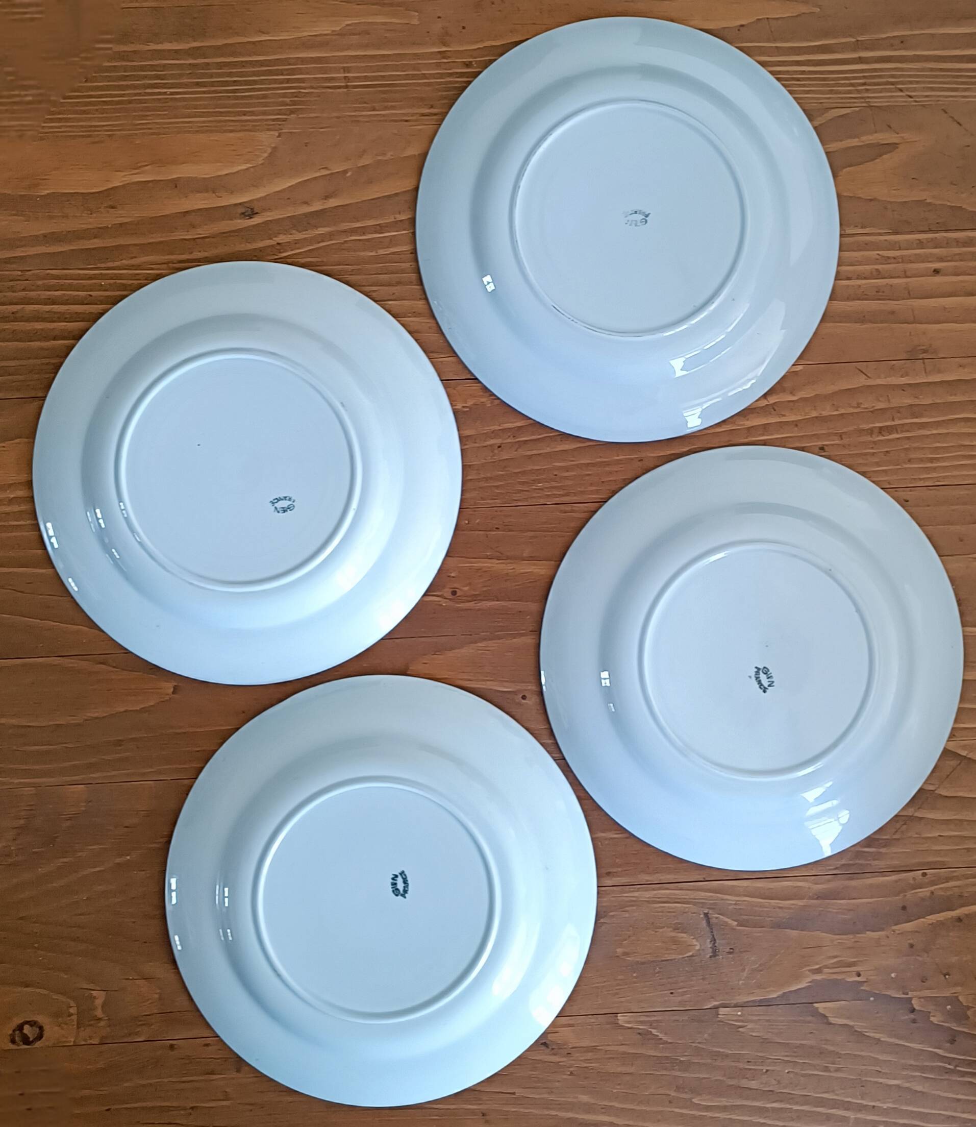 8 flat plates Gien