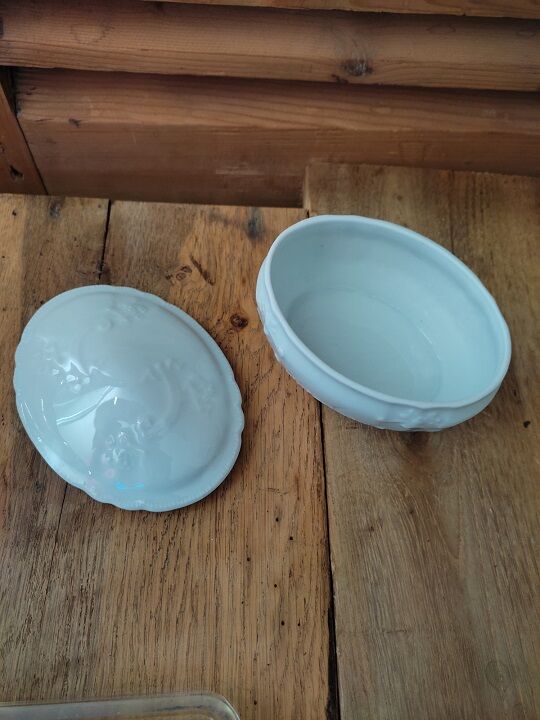 empty sugar bag in white porcelain pearl vintage antique pearl