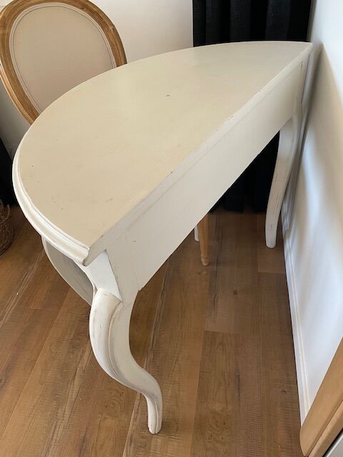 Half-moon table