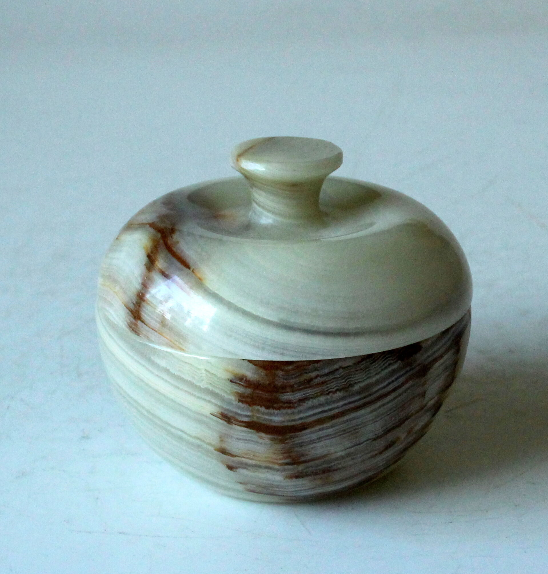 Handmade onyx bowl with lid from the 1970